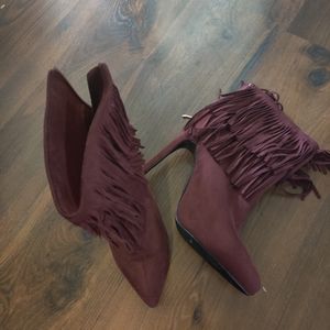 Women's booties size 10 (color burgundy)